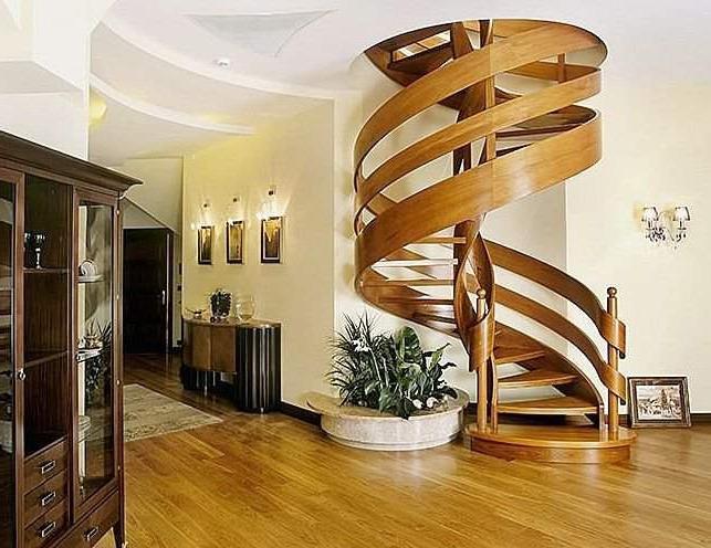 Stairs in a private house - the features of choice