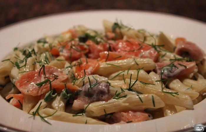 Salmon in cream sauce with pasta: cooking recipes