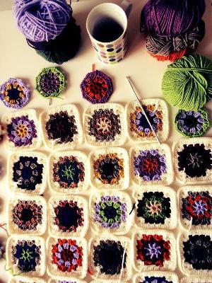 How to tie a patch in patchwork style crochet