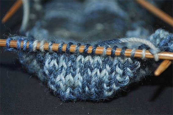 How to knit the heel of the toe with knitting needles? It's simple