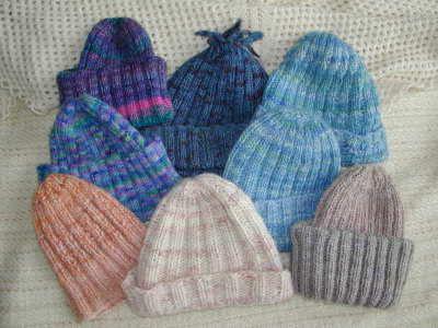 Women's cap: knit with a description of the work can each