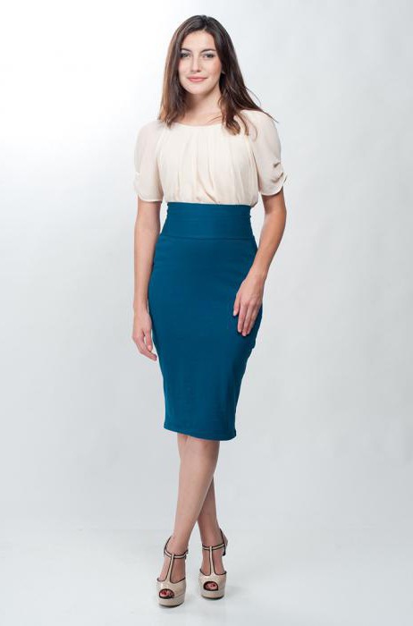 A pencil skirt below the knee: what to wear and how to combine?